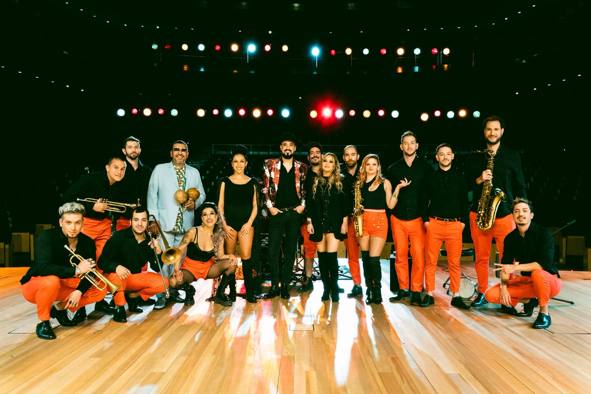 De recién en los @premiosgardel 💫

Homenajeando a Gilda, con amor ❤️ junto a @abelpintos y @kariprinceoficial.

Gracias <a href="/aadicapif/">AADI CAPIF</a>
y gracias a @cckargentina por alojarnos 🙌.

📸 <a href="/caropedace/">Caro Pedace</a>