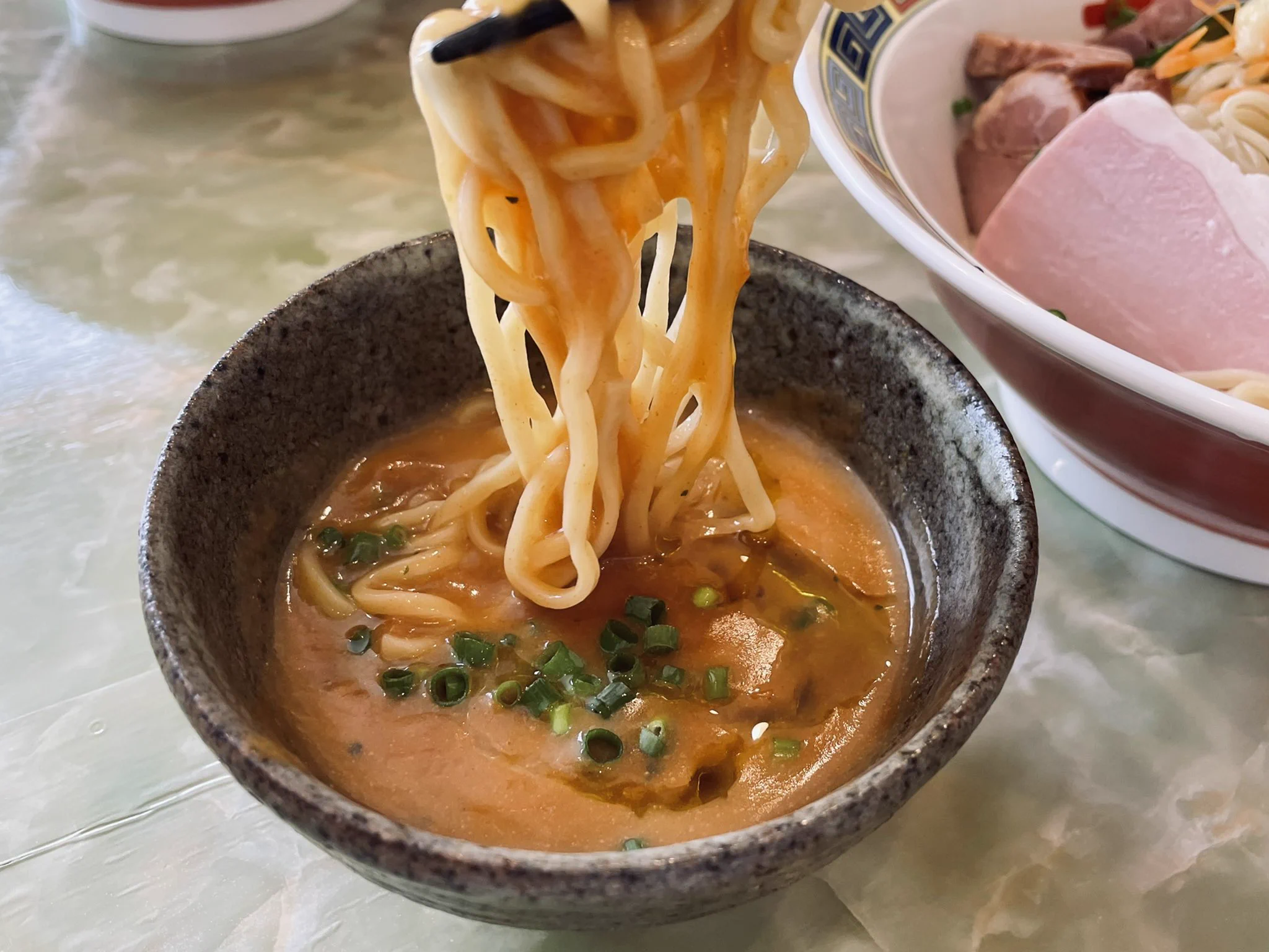 個人的なうまい食べ方？「海老の濃厚ビスク」をつけ麺のつけ汁にする！