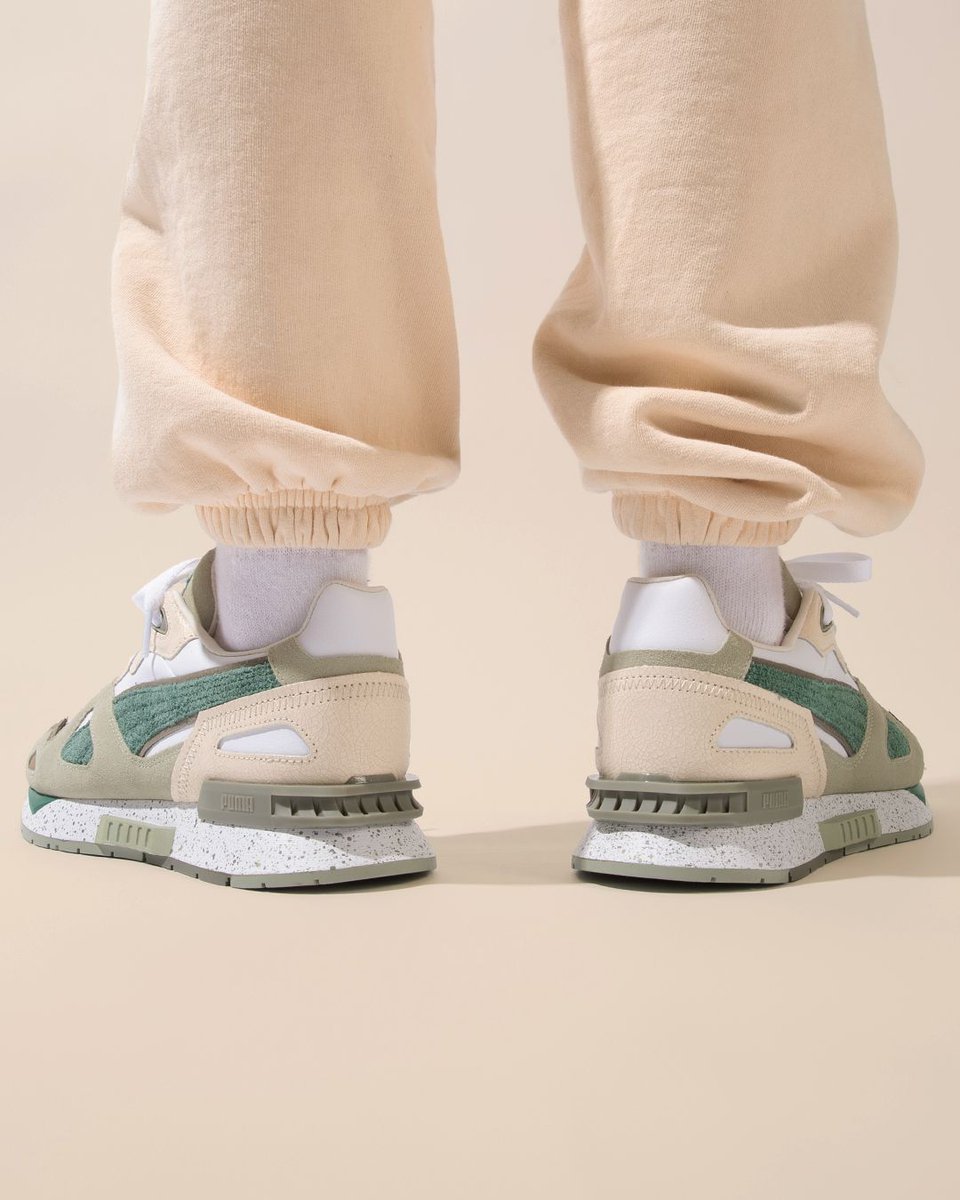 titoloshop's tweet photo. π.
the Puma Mirage Mox EB *Desert Sage* are now
available in store and online at Titolo. TAKE A CLOSER LOOK π² https://t.co/sLmJxkhT2x
UK 7 (40.5) - UK 11 (45)
style code π 380515-01
#puma
#titolo
#earthbreak
#desertsage
#miragemox
#pumamirageMOX
#titoloshop https://t.co/5WwnlHsTTO