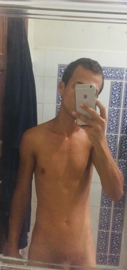 poxalisson's tweet photo. Puta, vagabunda, interesseira
Eu fazendo meu trabalho
Escutando só besteira #DateLGBT https://t.co/wafC63BCzn