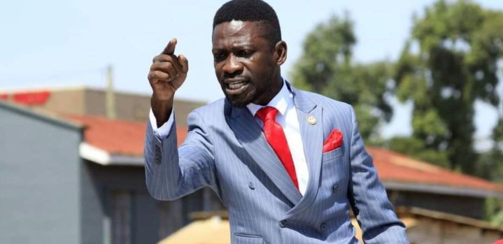IsaiahRonald's tweet photo. ~H.E @HEBobiwine~
Many of our people are dropping dead because of starvation. It is in such times that artists should to speak on behalf of the millions of their fans whose voices have been suppressed and locked down. Not a time for artist to line up before the despot and beg. https://t.co/9rucjjeLEr