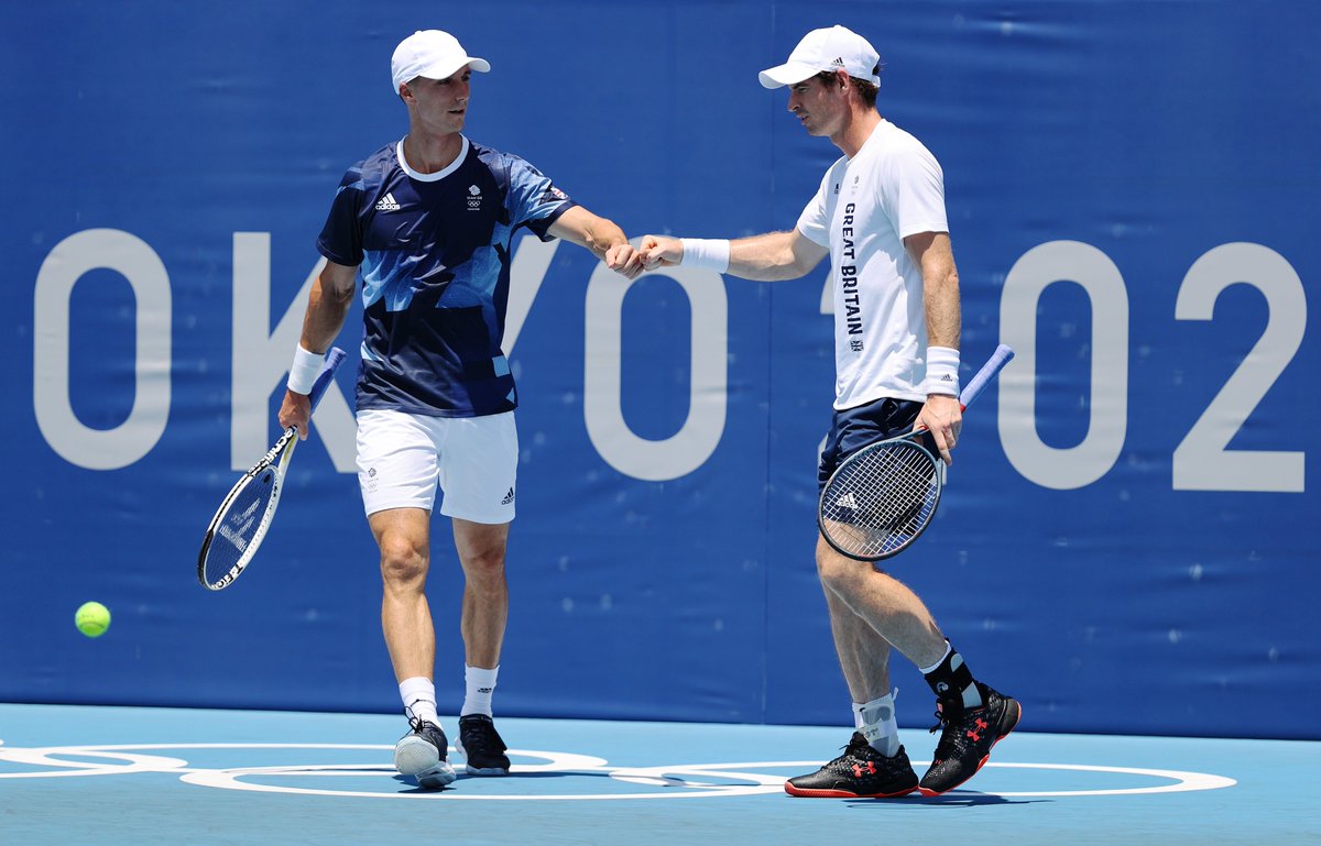 TeamGB's tweet photo. 🤜🤛

@andy_murray &amp; @joesalisbury92 knock out the No.2 seeds after beating French pair Mahut &amp; Herbert 6-3, 6-2 

#TeamGB #Tokyo2020 https://t.co/YtRuvZa1Xj