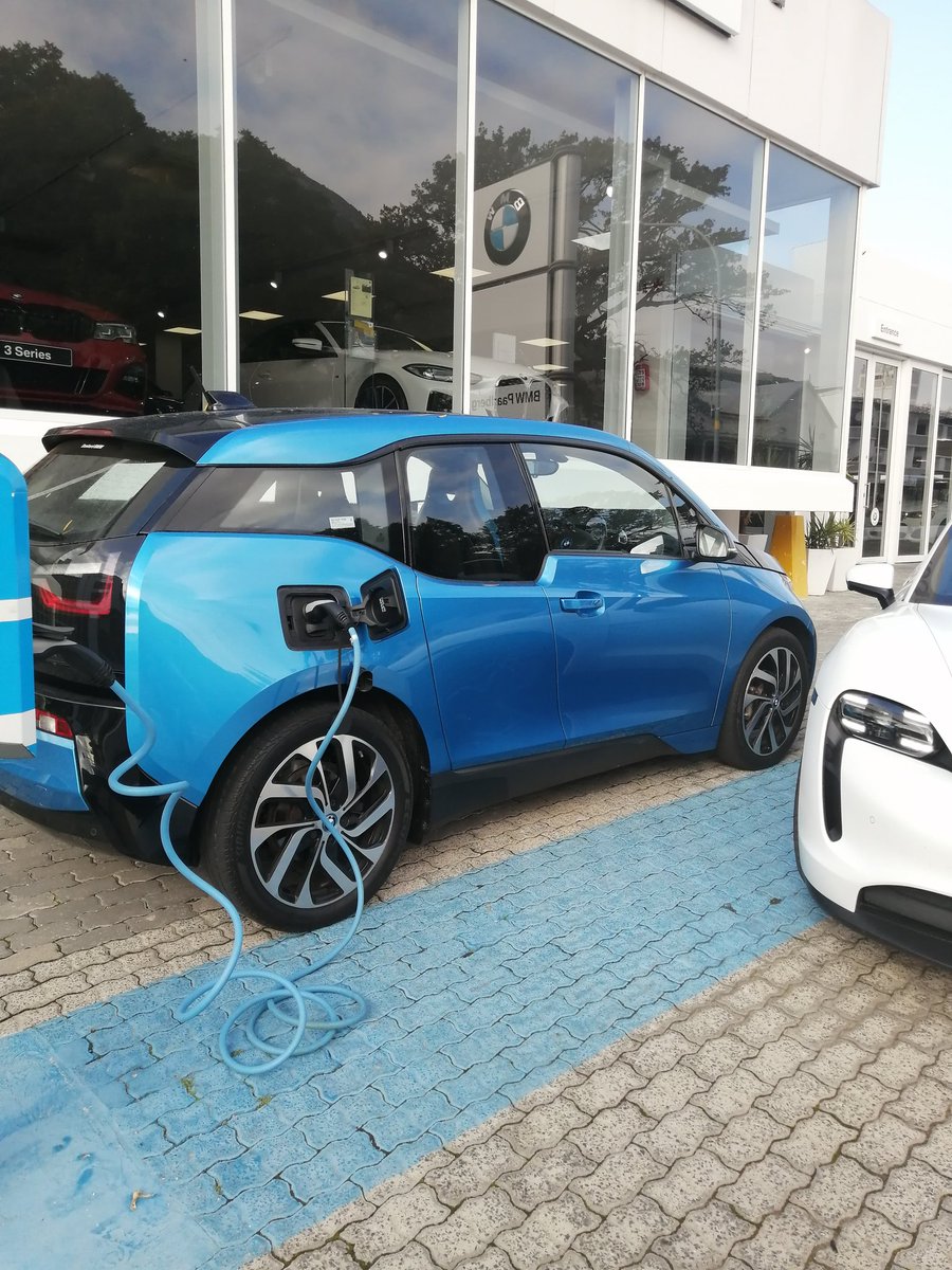 MrsSpeedQueen's tweet image. When you pull up to charge the @Wheels24 #testcar at one of the only charging stations in the area and someone beat you to it. #evproblems #latertweet #porscheTaycan