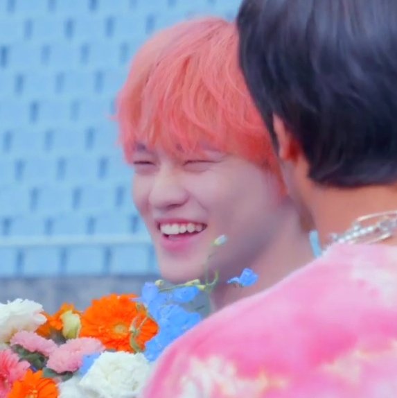 chenle, whose eyes turn into horizontal lines when he smiles 🥺
