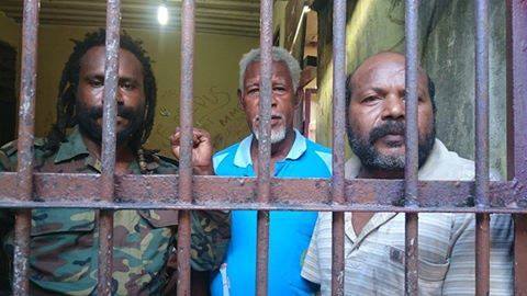FreeWestPapua's tweet photo. Essential reading:

Report by Papuans Behind Bars: New political prisoners, treason charges and a lack of judicial transparency in political prisoner cases. #WestPapua https://t.co/yiUvpI4yXR https://t.co/GPRUG05Uce