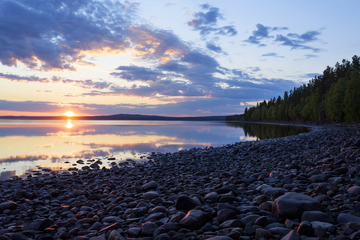 By the lake.
64north, Sweden, june 2021

#wilderness #sunset #weather #stormhour #EarthCapture #sweden #schweden  #summerevening #summernight