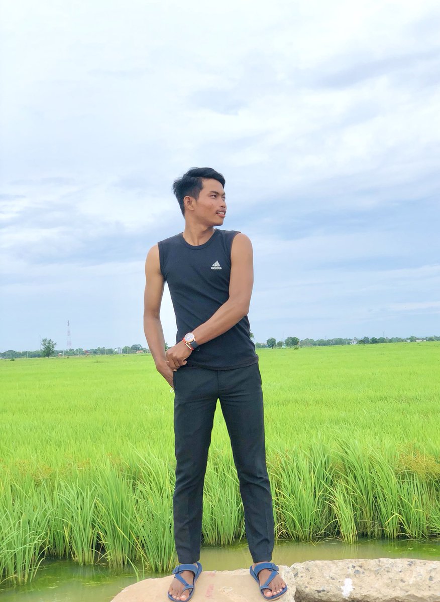 មួយរយៈនេះមិនសូវបានចូលលេងកម្មវិធីនិងទេរវល់ពេក🌚តោះឆាត🖕លក្ខណៈមិត្ដភាព