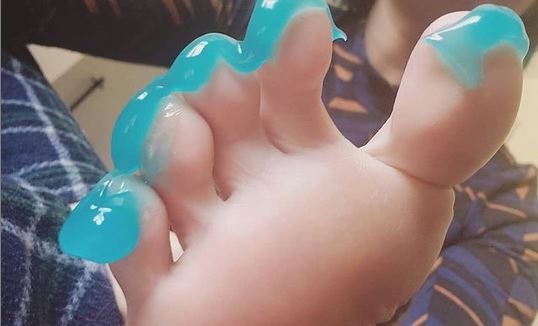 Princes24377546's tweet photo. Brush your teeth 2x a day. 😋🤩

#feetoftwitter👣 #feet #toes #toesies #feetkink #footworship #footfetish https://t.co/7CrZrZDPPQ
