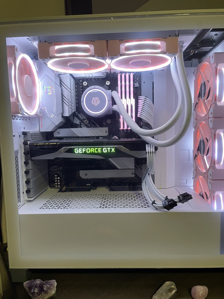 scarlett_bbyuwu's tweet image. NEW PC HYPE.

So in love with it😍😇😘

*****please excuse the extra pci cable, 3080 WILL BE HERE MONDAY*****

#pcbuild #pinkbuild #pinkpc #pinkaesthetic #pcgamer #girlgamer #pcbuild #pink #uwu #anime #aesthetic #newpc #newbuild