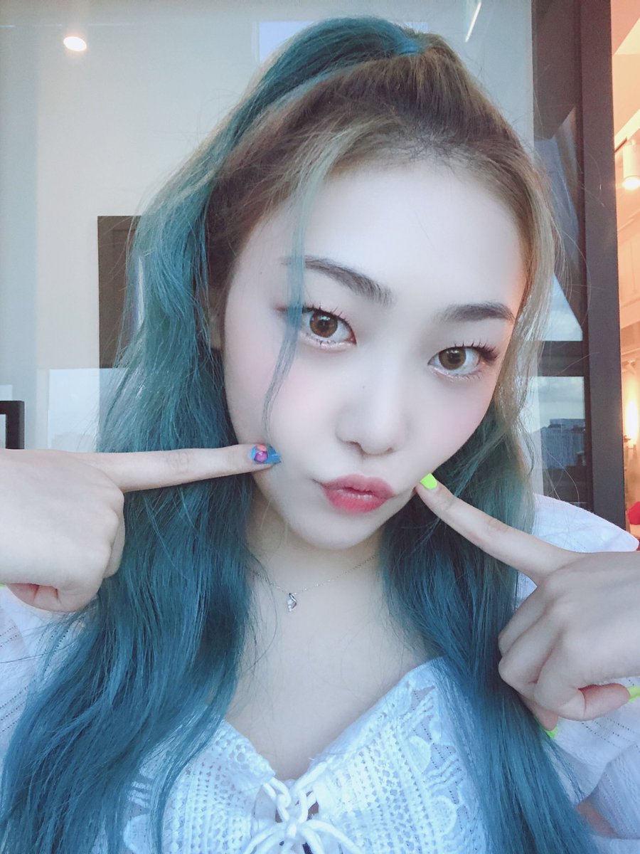 blingbling_new's tweet photo. [💖]
🐬💙
여러분 뭐해요~??

#블링블링 #BlingBling #ブリンブリン 
#마린 #MARIN #マリン https://t.co/KPYNn4yWEg