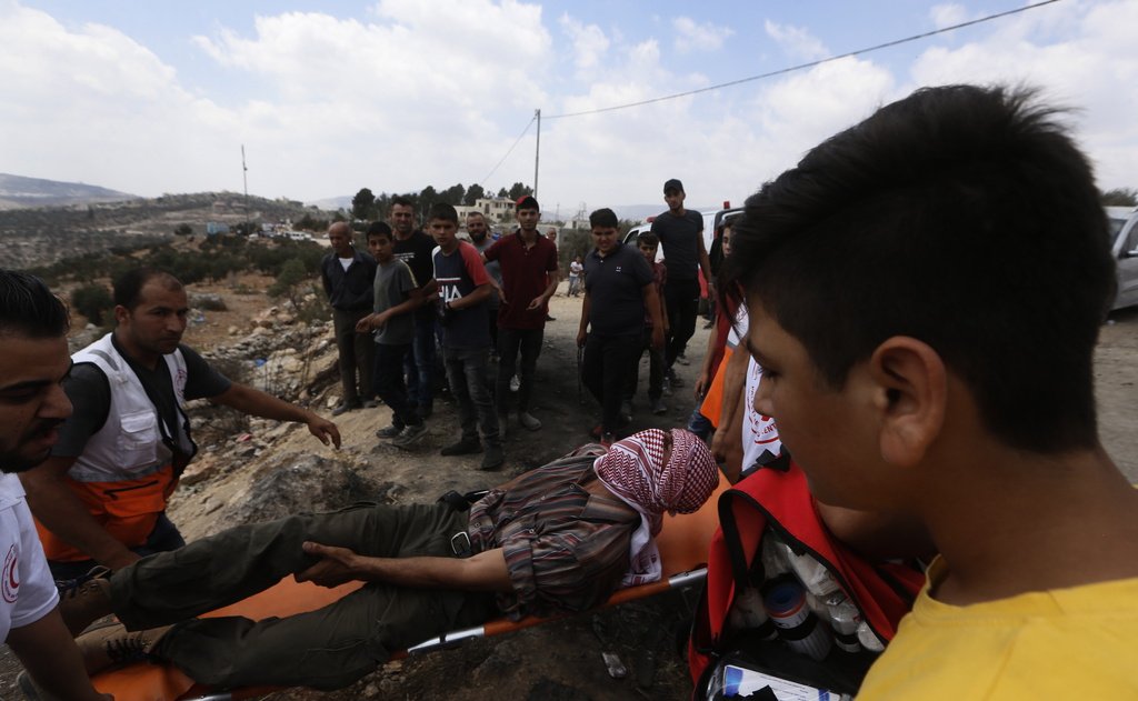 NewsMsdr's tweet photo. 🎥Photos|| 320 Palestinian civilians, including photographer, were injured during clashes with Israeli Occupation in Beita yesterday. Watch 👇👇 https://t.co/eOgvzeOMDd