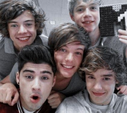 Potatoe78406520's tweet image. #Happy11YearsOneDirection  okey, time Goes too fast...