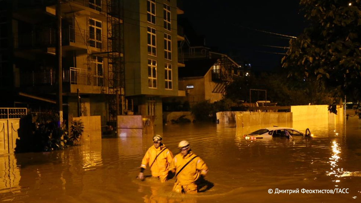 сочи подтопления. сочи затопило 2021. наводнение сочи 23 июля 2022. подтопления сочи. сочи затопило 2022.
