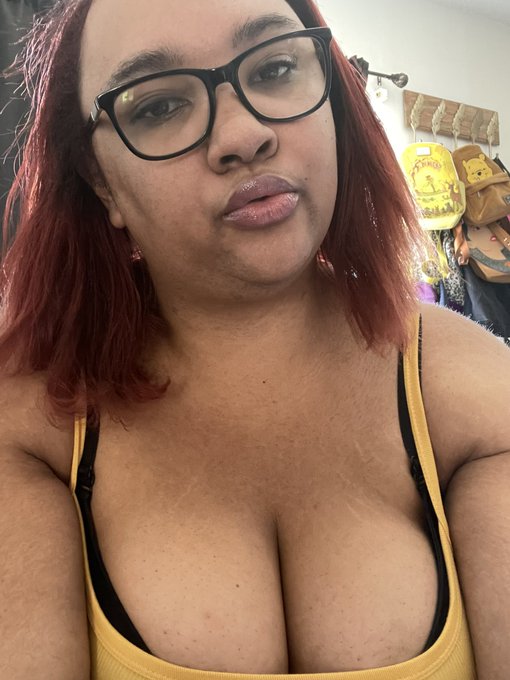 Chawnee Salway’s pics and videos