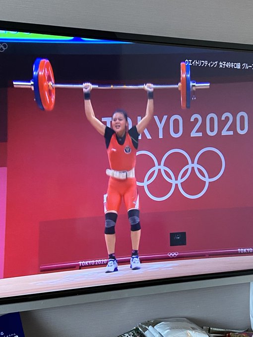 女子ウェイトリフティング インドネシアのアイサーさん 19 がかわいい あの細い腕で108キロ挙げるとかすごすぎ まとめダネ