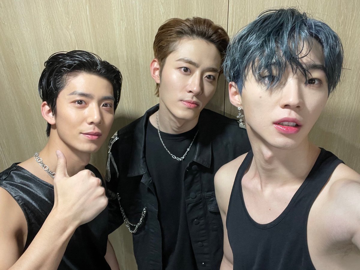 동갑즈😈😈 (with.도진😈) 이현현이 재우우재 도진진도 #샥스 #SHAX #이현 #재우 #도진