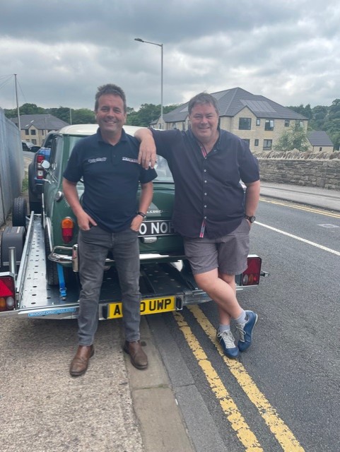 acespeed72's tweet photo. Well Mike Brewer came to collect Frankie from Acespeed Historic Motorsport today... #acespeed #mikebrewer #wheelerdealer #dreamcars #akdtools #britishmotorheritage #minicooperregister #britishmotorclub #frankie #sixtyfour #ace #orange #mini #cooper #almondgreen #woodfordtrailers https://t.co/CSGFBeNKAP