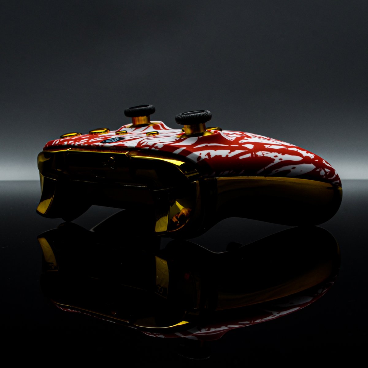 HexController's tweet photo. BE FIERCE. ๐ฅ
#hexcontroller #hexgaming #xboxone #xboxseriesx #xboxseriess #customxboxcontroller #esportscontroller https://t.co/J7bXtQECrk