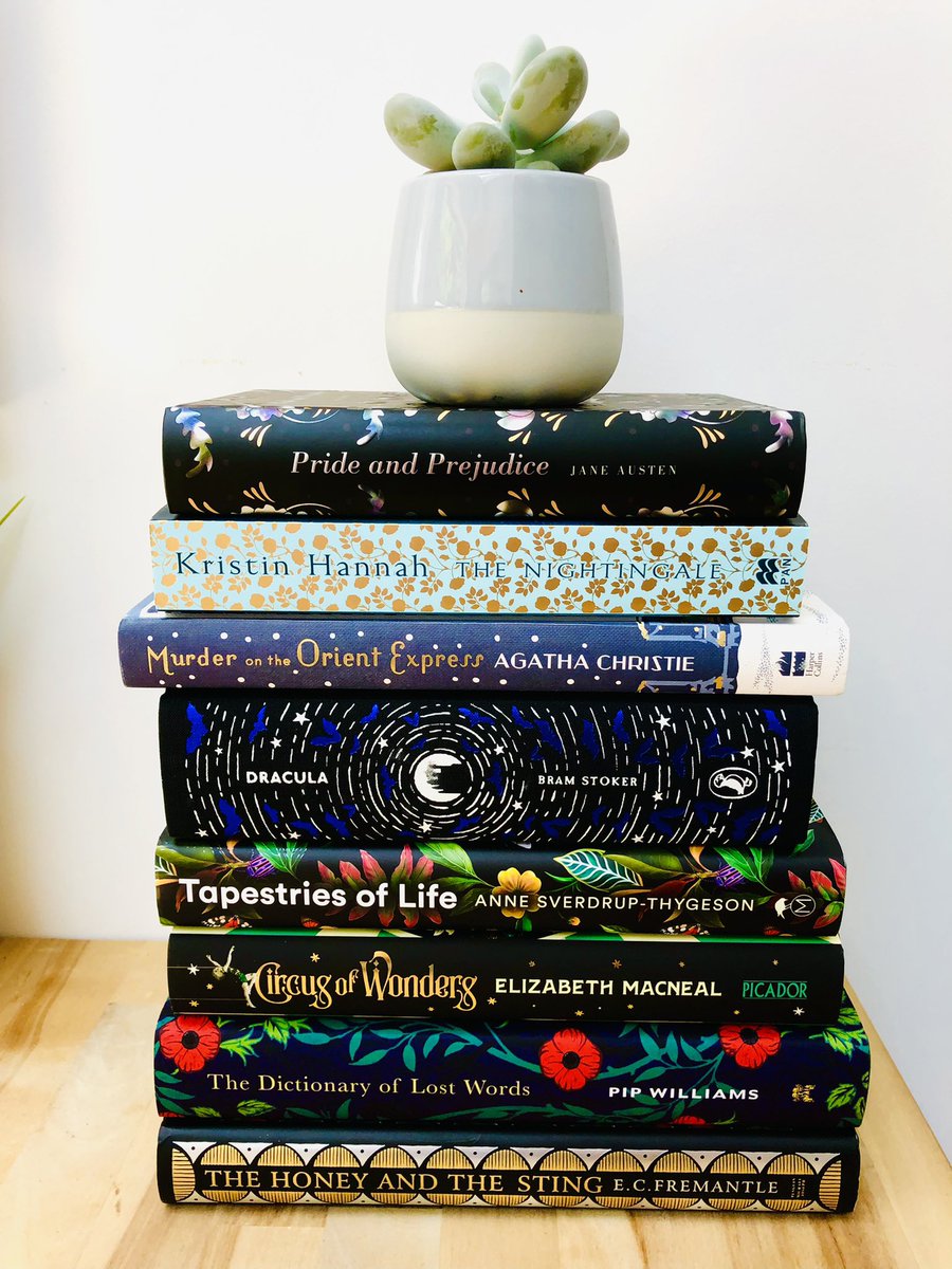 travels_along's tweet image. A #prettyspinesstack for a Saturday or a #blackbookstack or a #blackandgoldbookstack …take your pick really!

Read any of these?

Come and chat ⬇️⬇️⬇️

instagram.com/p/CRs2LT4r_fu/…