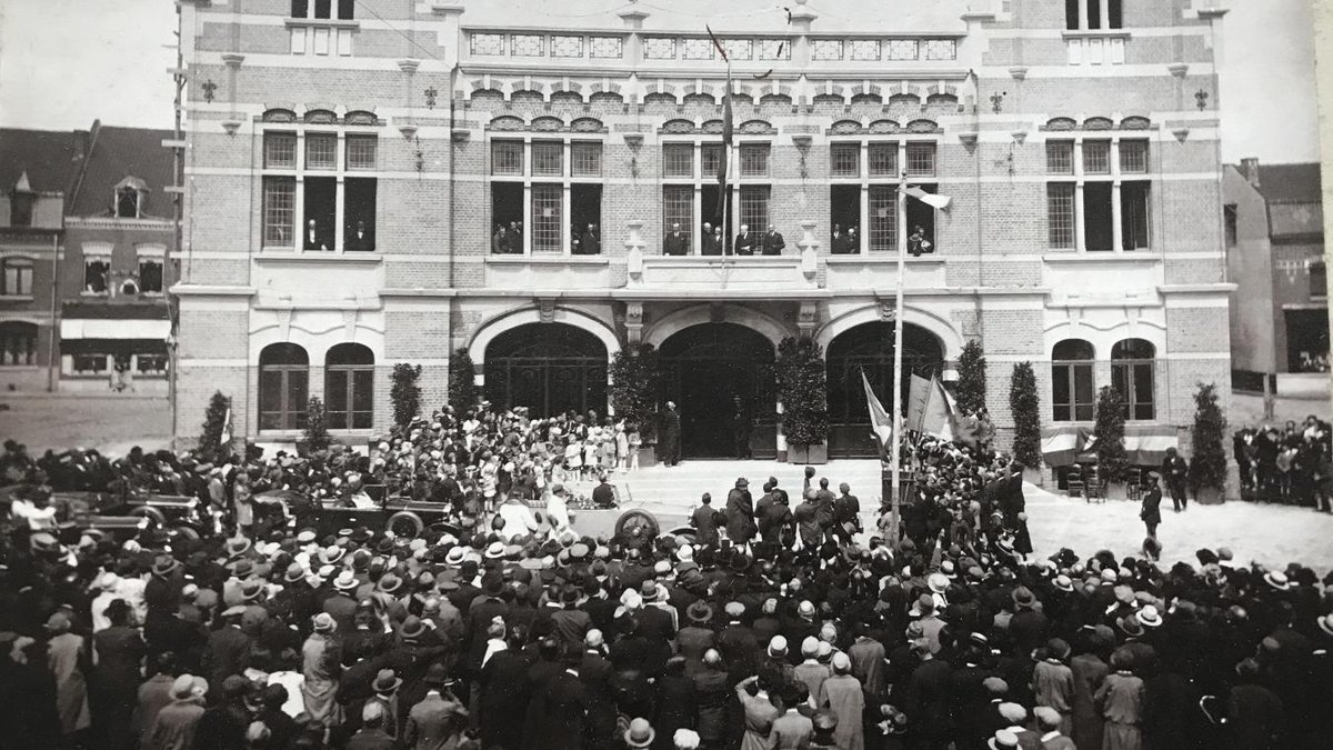 VDNDouai's tweet photo. Orchies : le 24 juillet 1927, le président Poincaré inaugurait le nouvel hôtel de ville https://t.co/cpAtRMYnLV https://t.co/vzUHP2abaR