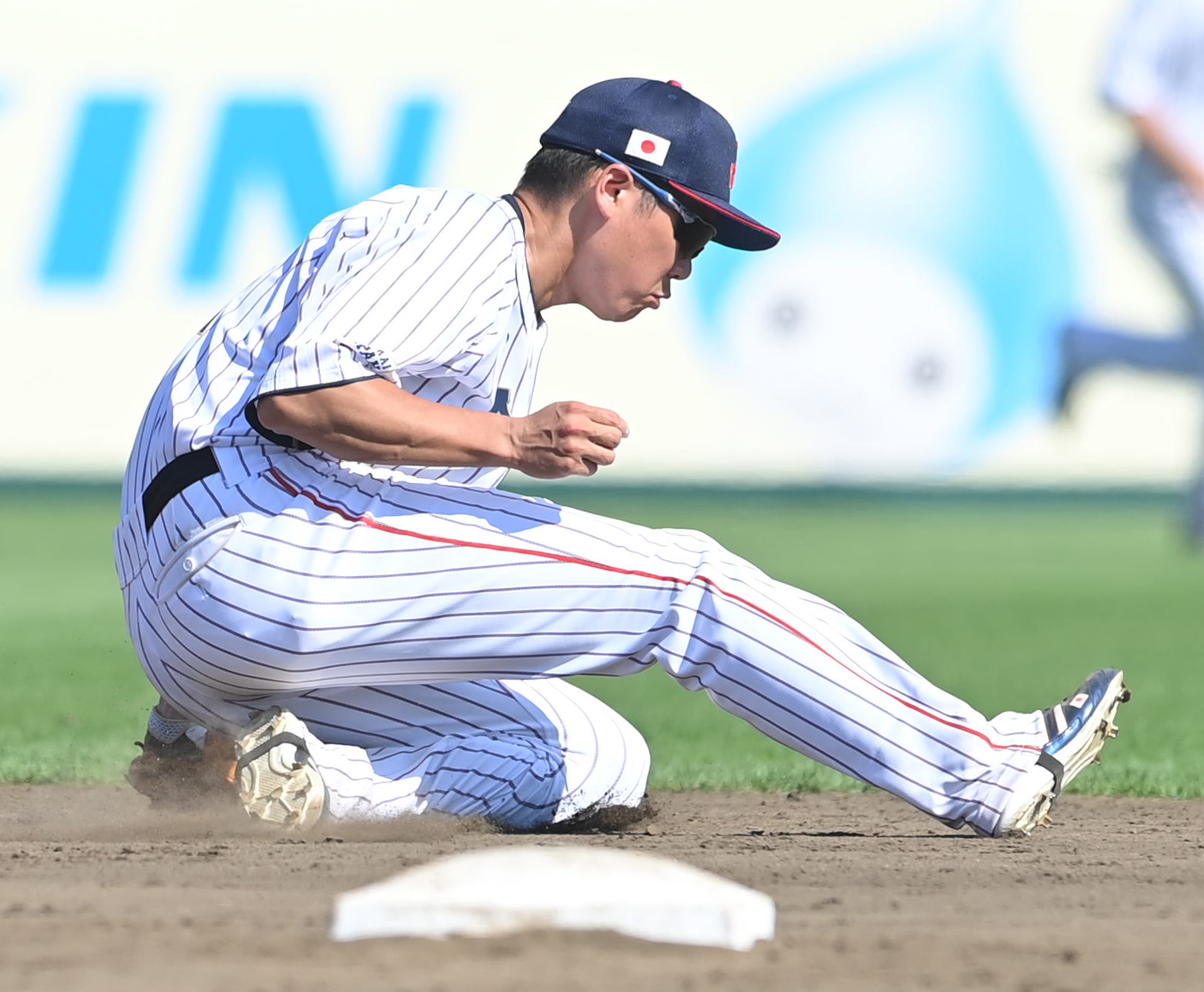 巨人情報 サンスポ 熱闘撮って出し 日本代表は楽天に３ ５で敗れましたが 巨人唯一の侍 坂本勇人 選手は５打数２安打 九回には華麗なゴロ処理も 撮影 水島啓輔 侍ジャパン 巨人 Giants ジャイアンツ サンスポ T Co Ko7fmi4exn