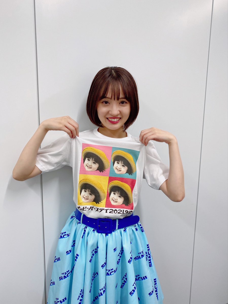 shachi_staff's tweet photo. ＼ ナッピーバースデイ💙 ／

咲良菜緒、今年の生誕Tシャツは⁉️

麦わら帽子をかぶった
ちっちゃいナッピーがプリント🎂👒

後ろにはnapimaruマークも😎

生誕ライブの会場で販売いたします🥳！

#ナッピーバースデイ #咲良菜緒 https://t.co/bKq2Sgr8yE
