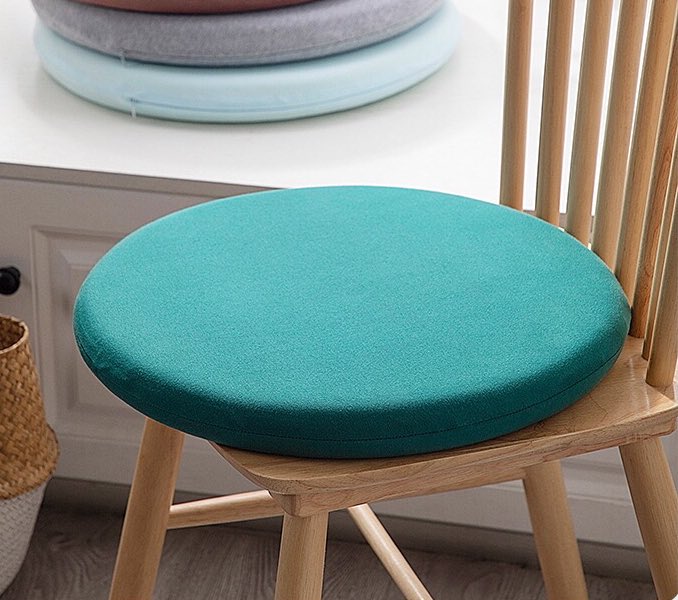 winkwink_store's tweet image. ใครปวดหลังฟังทางนี้ ช่วงนี้ wfh+เรียนออนไลน์กัน100% ต้องใส่ใจเรื่องที่นั่งให้ถูกสรีระกันนะคะ เป็นสาเหตุหลักที่ทำให้เราเมื่อย เป็น office syndrome เรื่อรังแบบไม่รู้ตัว อันนี้เบาะรองนั่งเมมโมรี่โฟมแท้หนา 3cm เลย ช่วยรองรับและกระจายน้ำหนักดี ลดเมื่อยใช้แล้วคือว้าวราคาร้อยกว่าบาทเอง