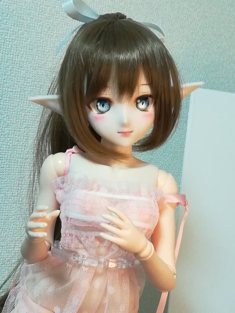 雑誌の付録のリングライト、リニューアル版買ったけどなんか光量落ちてるし色も一色はっきりしないしパワーダウンしてないかこれ 