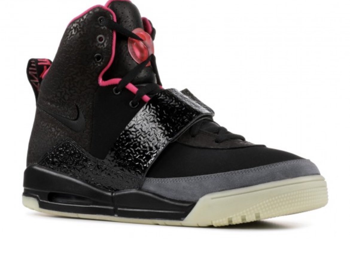 Graffitisneaks's tweet photo. 2009: Nike Air Yeezy ‘Blink’. Over 10 years old, do they still look 🔥 or not. https://t.co/CZpBEZZ7CA