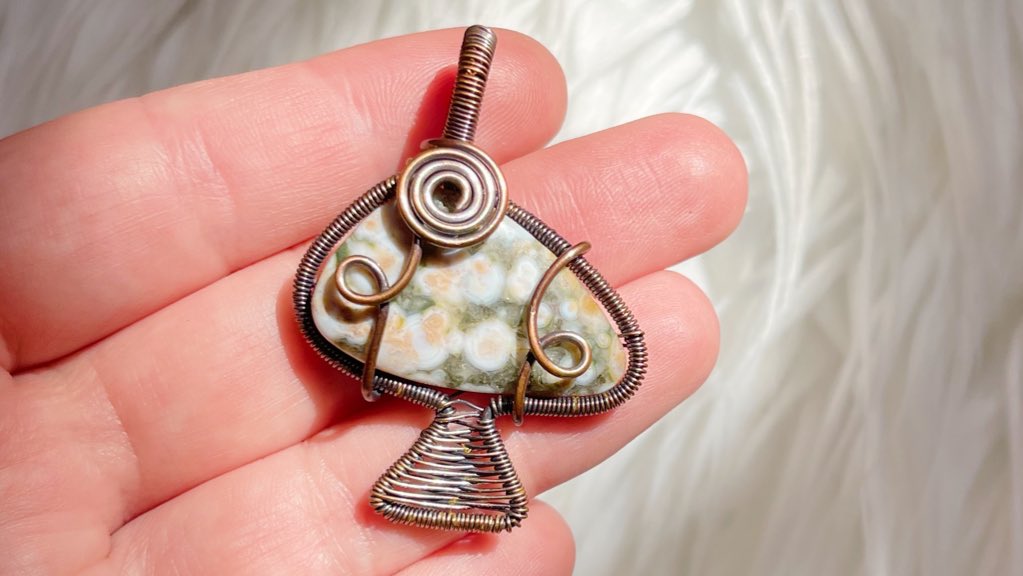 mildhippie's tweet photo. 🍄 MUSHROOM PENDANT GIVEAWAY 🍄

to enter:
• retweet &amp; follow me (@mildhippie)

extra entries:
• tag friends below
• follow my ig (mildhippie_)

Winner will receive a *custom* mushroom pendant made by me (more details below)🧚🏼‍♀️ https://t.co/epZC6l0kuk