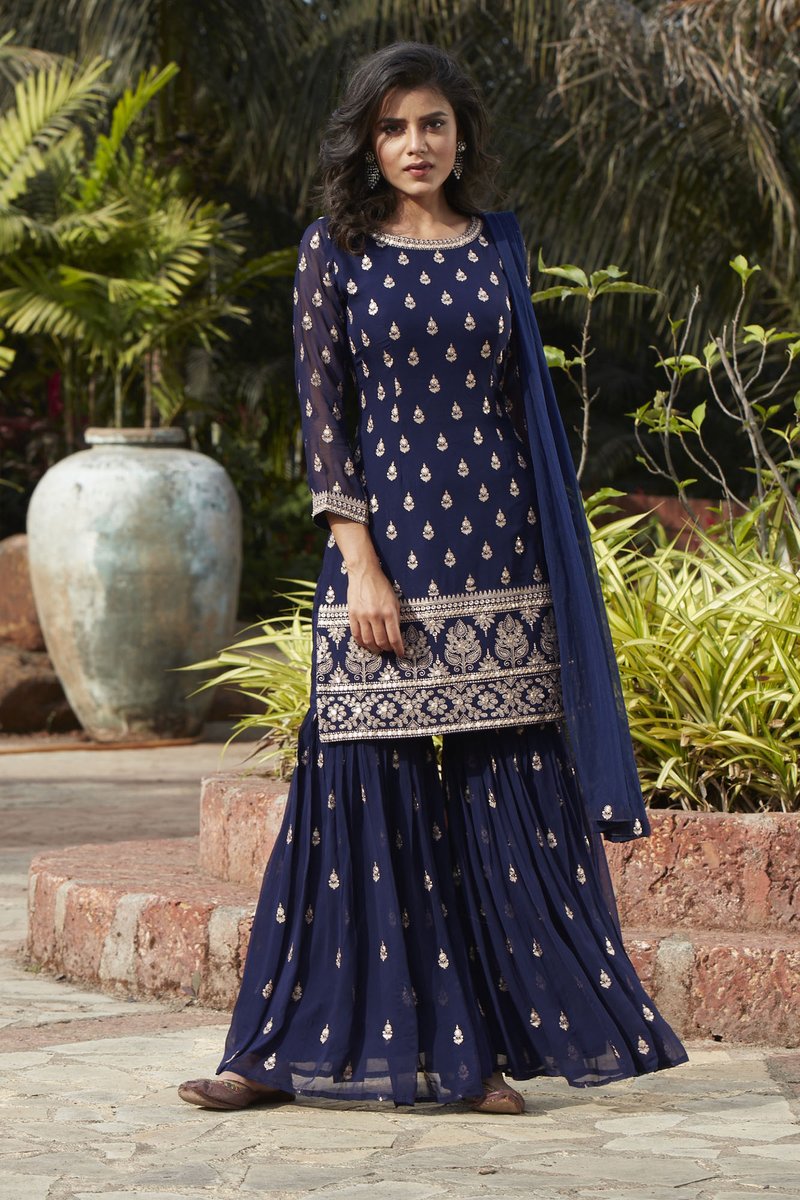 amrutsurat's tweet photo. Shararas have been playing peek-a-book in the modern day fashion scenario since the early age...
https://t.co/gt9WUG8i4e 
https://t.co/Qv98XvUQSh
#AmrutTheFashionIcon #OneStopShop #Ethnic #sharara #shararasuits #traditional #Bridesmaids #bridetobe #cultural #indie https://t.co/1hayvfcBXl
