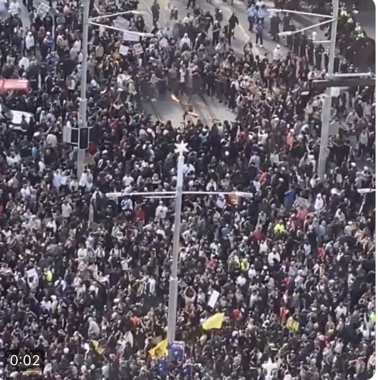 The same people that give zero f”””” about refugees being lockdown in prison for 8 years suddenly think they are Nelson Mandela after 4 weeks of being asked to be safe &amp; not think about just themselves because we are all in a life - threating pandemic. #sydneyprotest #COVID19Aus