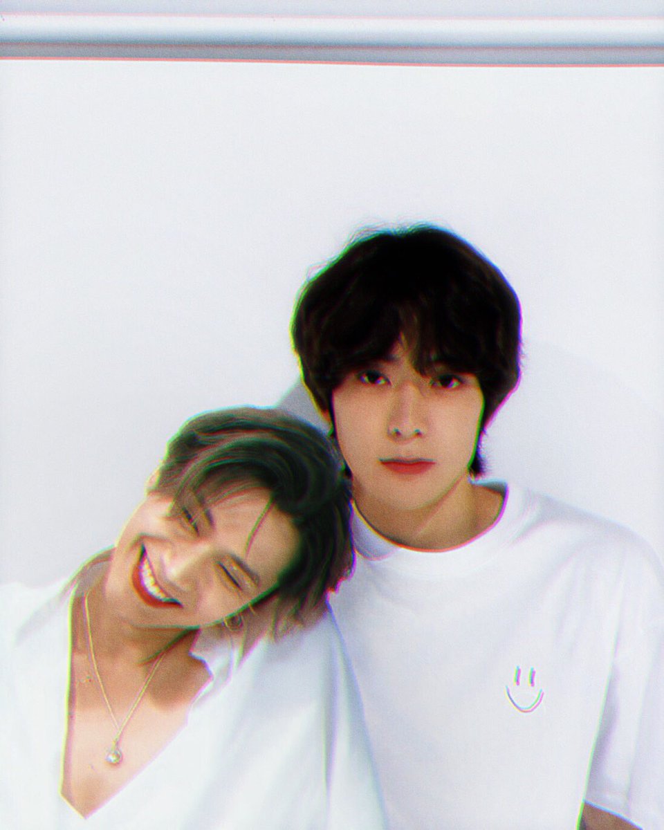 jaytoten's tweet photo. หน้าตึงเลยหรออ้วน เค้าแค่ใส่เสื้อคอกว้างไปนิดเอง ^^ https://t.co/42OyeMLZS1