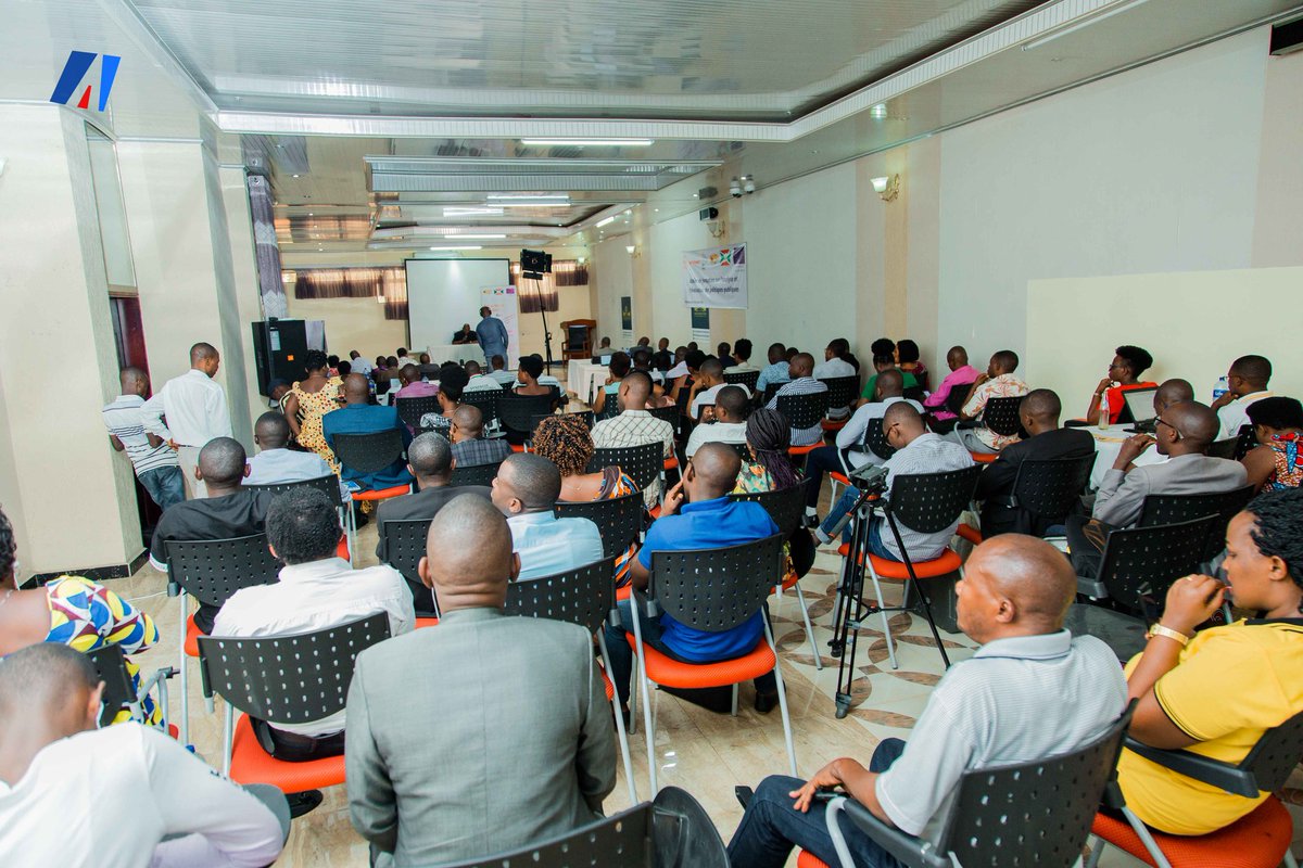 akezanet's tweet photo. Les participants à la formation ont eu des certificats tandis que six meilleures organisations de la société civile ayant participé à la compétition en ligne de propositions des idées innovantes dans les six secteurs  d’intervention du programme Dukurire hamwe ont été primés. https://t.co/jMGchZ5w1y