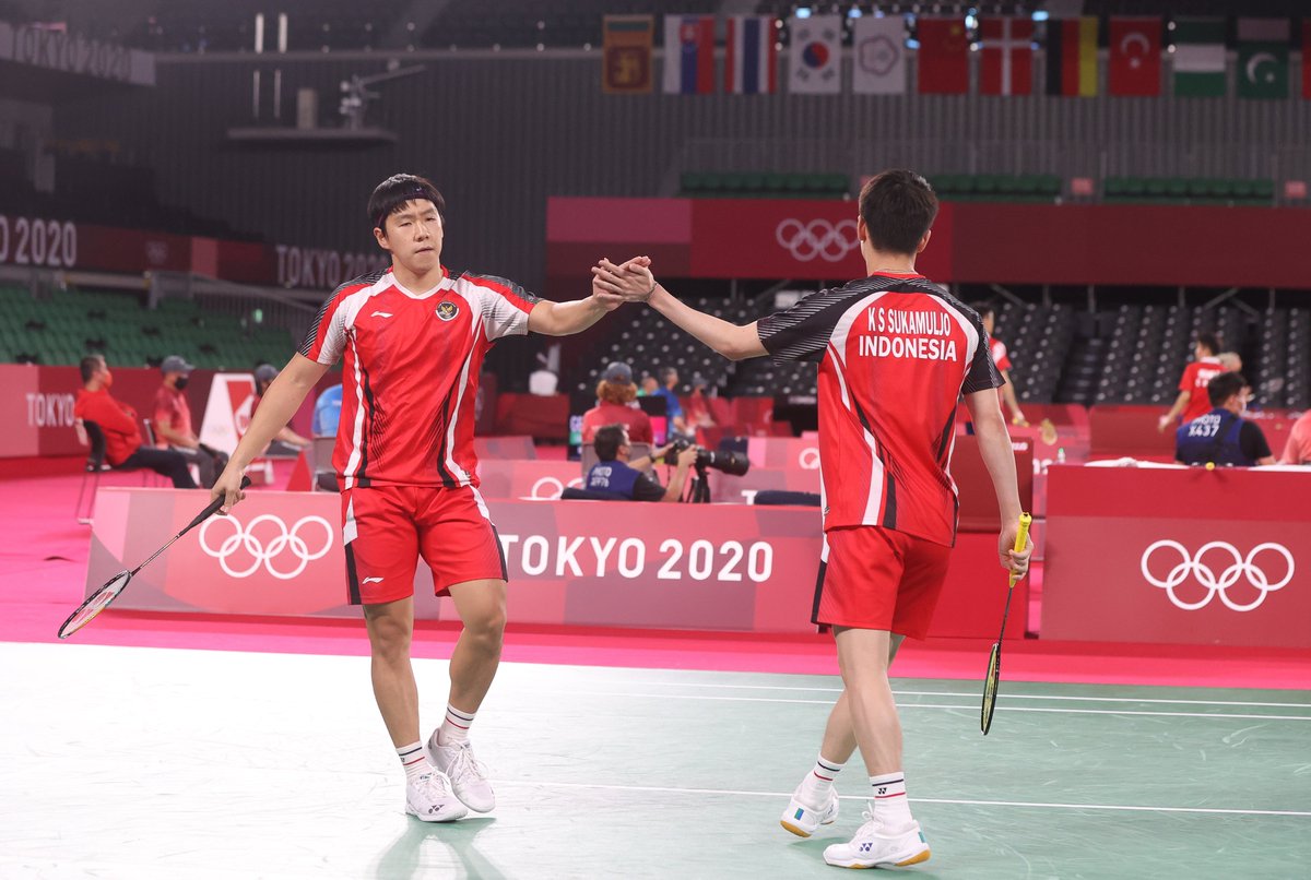 bwfmedia's tweet photo. What. A. Sight.

That’s it. That’s the tweet.

#RaiseARacket 🏸 at #Tokyo2020 #Olympics for 🇮🇩 the Minions. https://t.co/ZGp25KH0s5