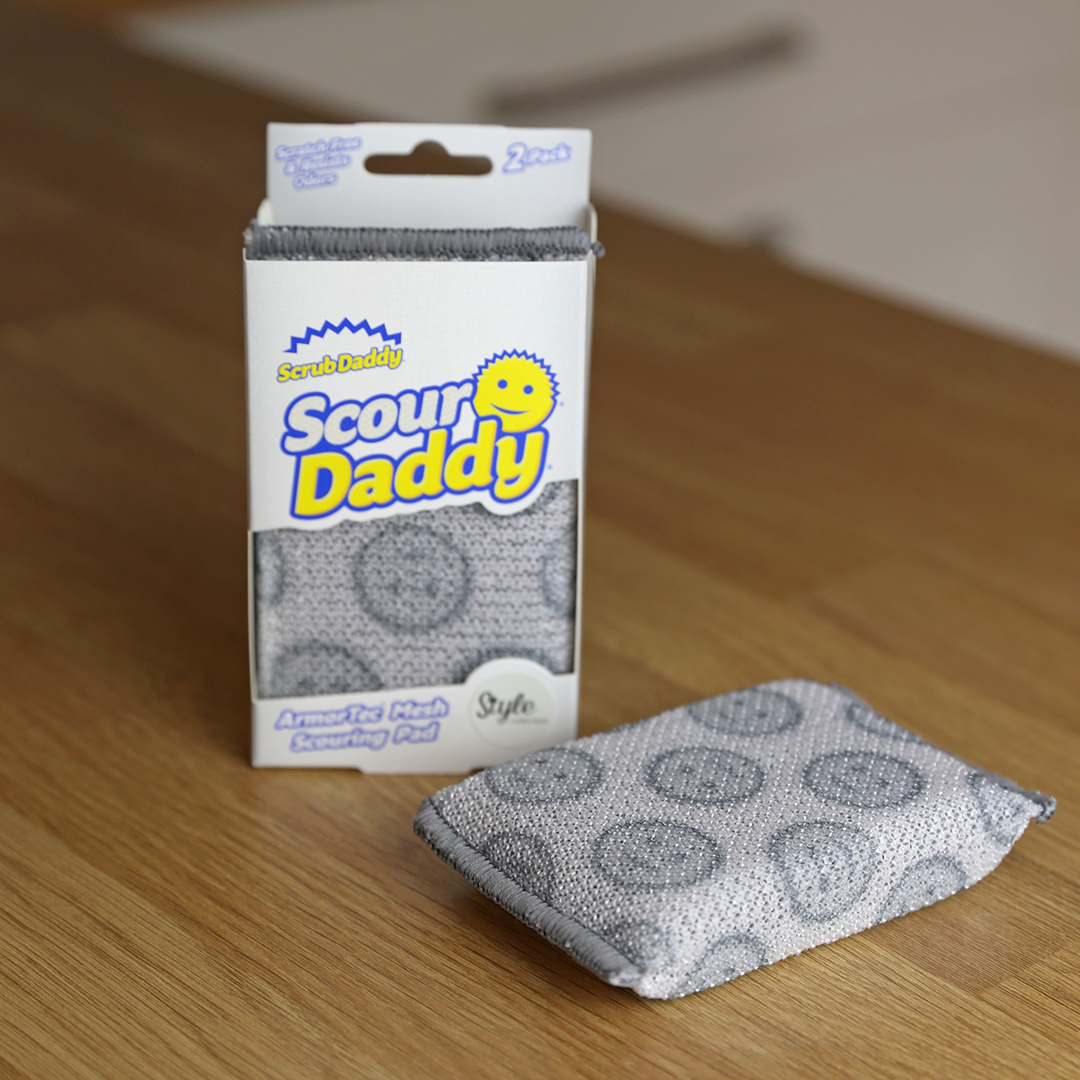 scrubdaddy_uk's tweet photo. Scour Daddy is a scouring pad like no other ๐ช his FlexTexture core adds thickness, structure and absorbency, wrapped in an ArmorTec mesh for durability to take on your worst burnt casserole dish ๐คฉ #ScrubDaddy #ScourDaddy #WashingUp #Cleaning #Hinching #Hinchers #MrsHinchHome https://t.co/VRGpVWLkxF