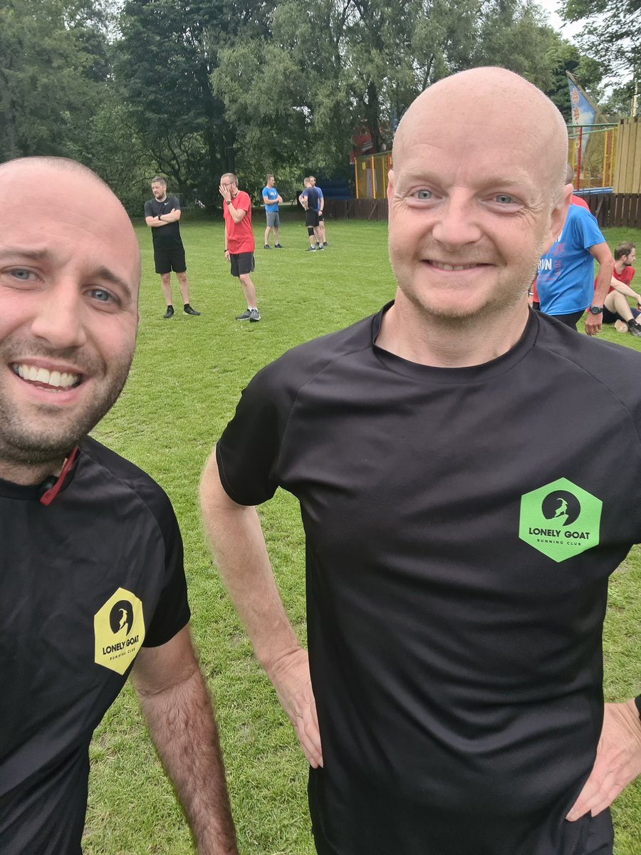 neilcarrick81's tweet photo. Great to see fellow goat @StewRuns at Haigh Hall @parkrunUK 💛🐐 💚🐐 https://t.co/cLLuxzYHNR