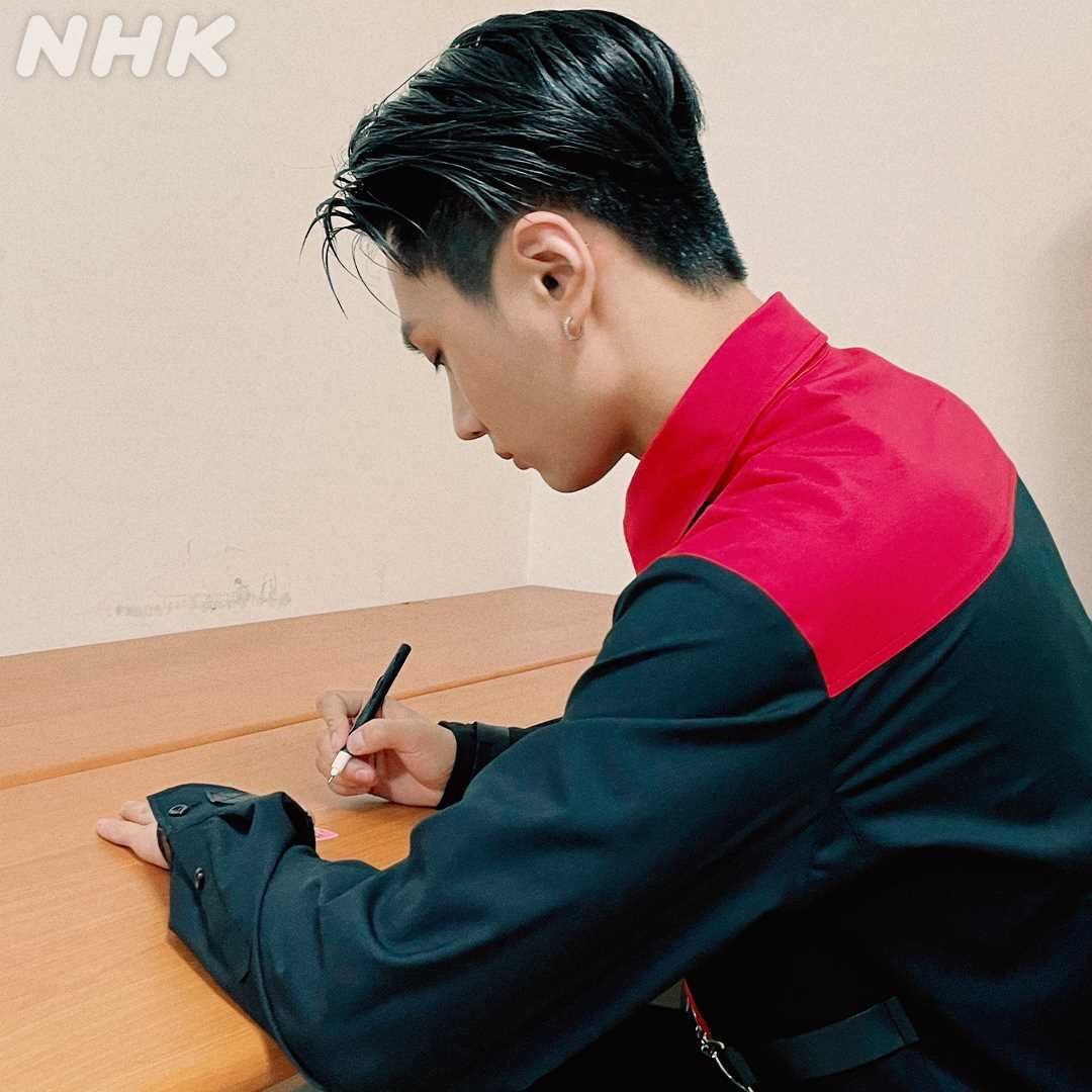 enhypenitalia's tweet photo. [INSTAGRAM] Aggiornamento profilo Instagram ufficiale di @/nhk_oto

“ 【SHIBUYA PIC】
ENHYPEN 1/2

#ShibuyaNote
📺 Tonight at 11:10 PM KST/JST~ Live Broadcast on NHK Tv！” 

@ENHYPEN_members @ENHYPEN #ENHYPEN #엔하이픈 #SUNGHOON #JAKE #JAY https://t.co/NdWnjQ2Wac
