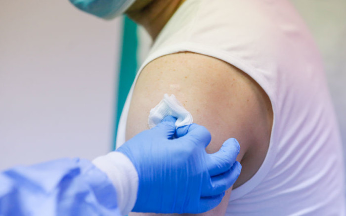 ewnupdates's tweet photo. S. Africans urged to report deaths they believe could be linked to COVID vaccine https://t.co/LGWKU5q0Tn https://t.co/tPvHFGknHN