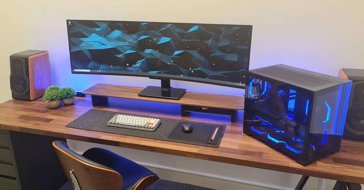 InsideTech_UK's tweet image. ✨𝗣𝗖 𝗢𝗙 𝗧𝗛𝗘 𝗗𝗔𝗬✨
AMD 5800X - 6800Xt #fanlesstech #gaming ➡️ bit.ly/3wF1BP2