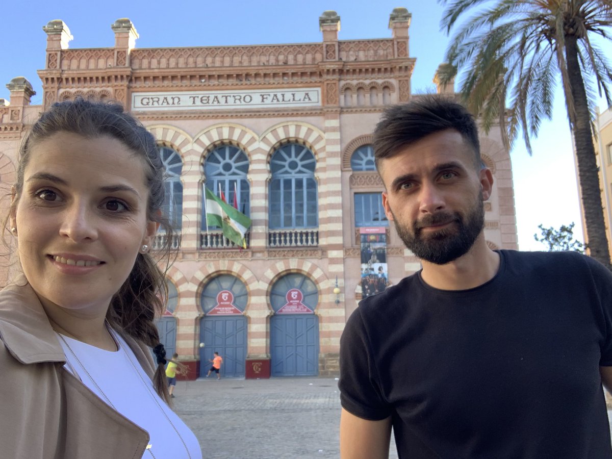 Tenerte a 4000km d distancia y sentirte tan cerca,hace que sienta aún con más fuerza que adoro lo que somos juntos.
Gracias por estos 8 años, gracias por hacer fácil hasta la distancia,gracias por enseñarme a querer así.
Te echo de menos infinito
Feliz aniversario <a href="/13David_Pino/">David Pino</a>❤️