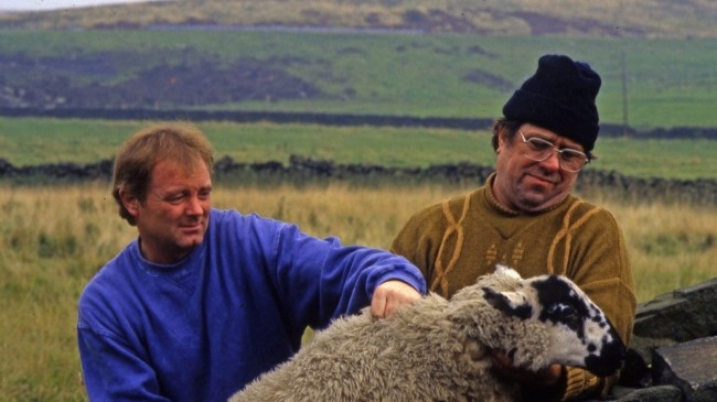 켄 로치 감독의 '레이닝 스톤' 결말도 마음에 들고 연출도 좋았던 영화. 켄 로치 영화 속 빌런들을 보면 그 사회을 읽을 수 있는데 (나다니엘블레이크...