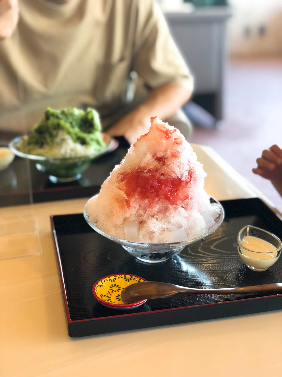 新潟子連れランチのきろく 新潟子連れカフェ 今年もこの季節がやってきた ホテルオークラのラしなのさんでdaidoco青果氷店さんとのコラボかき氷をいただいてきました 子ども達は大好きな越後姫 私は村上抹茶 どちらもめちゃくちゃ美味しかったー 新潟子連れランチのきろく 新潟子連れカフェ 今年もこの季節がやってきた ホテルオークラのラしなのさんでdaidoco青果氷店さんとのコラボかき氷をいただいてきました 子ども達は大好きな越後姫 私は村上抹茶 どちらもめちゃくちゃ美味しかったー
