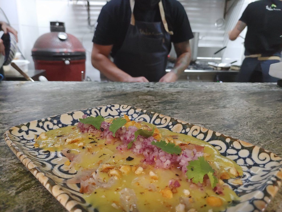 uskar_rest's tweet photo. 💥 Fuera de carta 💥

Tiradito de pez de limón con leche de tigre de maiz, kikos y cebollita.

#nuevo #fueradecarta #fresco #fresquísimo #Uskar #pasiónporlacocina #pasiónporlonuestro #madridfood #Madrid https://t.co/JhwBF1X1zo