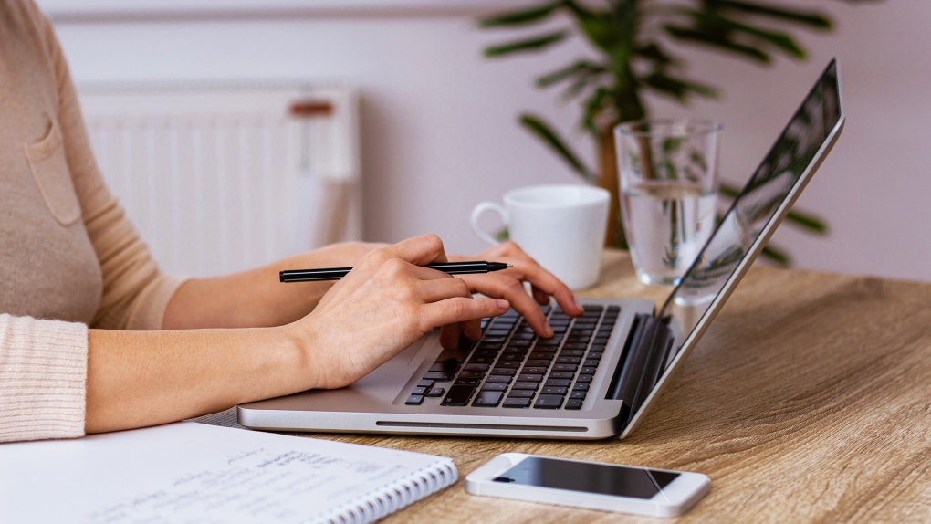 CFRAOttawa's tweet photo. Would you rather return to the office for work or have the option to keep working from home?
Tweet us here or text at 580-580 and we'll get to your thoughts throughout #CFRALive with @ColtonPraill from 6-9am this morning! https://t.co/XSC7tstyEr