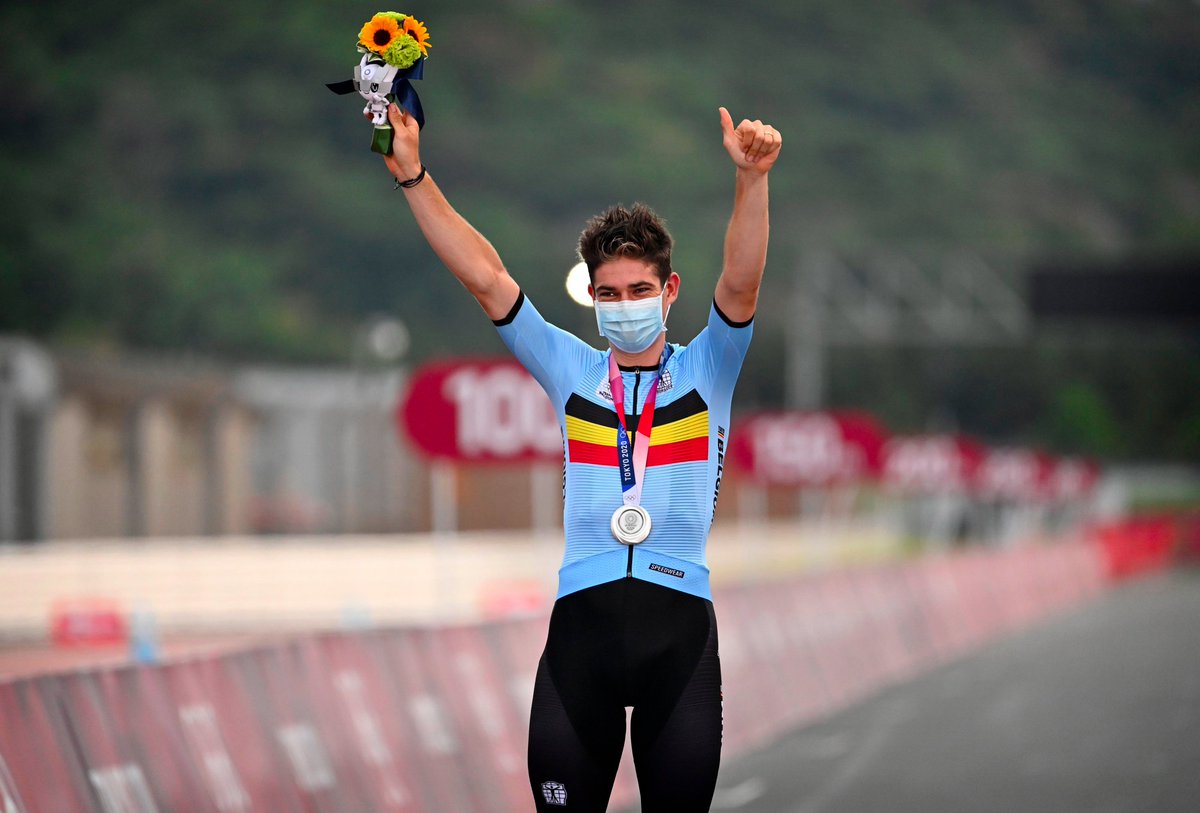 vismaleaseabike's tweet photo. 🇯🇵 #Tokyo2020

What a season @WoutvanAert adding a silver medal to his impressive 2021 campaign. Some 📸 https://t.co/g5qoU75qE4