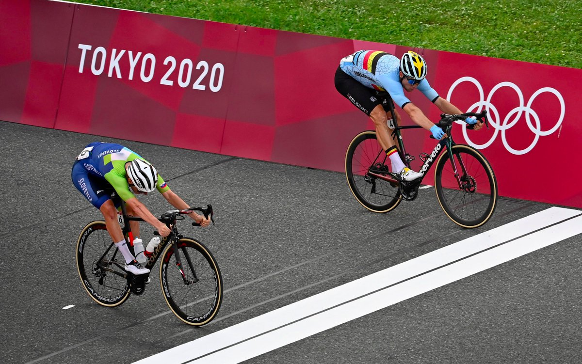 vismaleaseabike's tweet photo. 🇯🇵 #Tokyo2020

What a season @WoutvanAert adding a silver medal to his impressive 2021 campaign. Some 📸 https://t.co/g5qoU75qE4