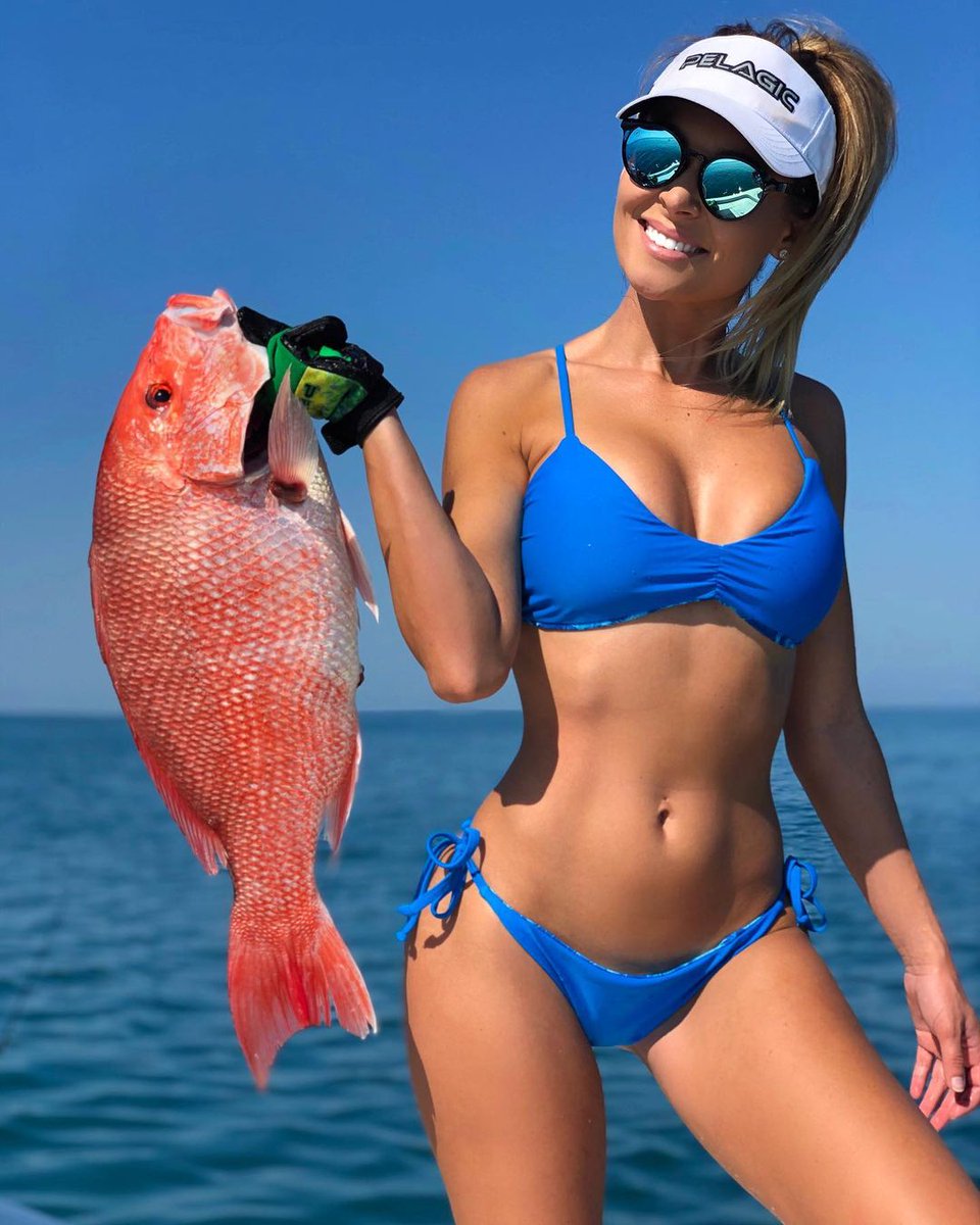 Who’s excited for Snapper Season? 🎣
Freshly caught ARS is around the corner.
Drop your favorite recipes below!
•
•
#RedSnapper #recipe #fishing #pelagic #pelagicgirl #pelagicworldwide #celebratetheoffshorelifestyle #ARS
