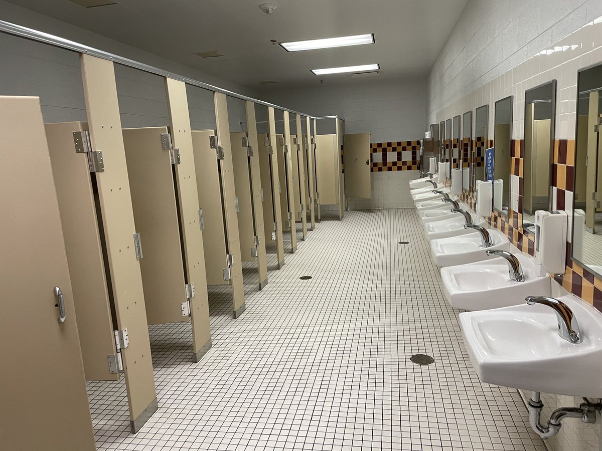 IncMagnificent's tweet image. Magnificent Cleaning is available to handle all your cleaning needs in Northern Virginia. Call 1-571-446-0322 to speak to a consultant. We provide day porters, weekend service, and overnight custodians to manage the cleaning of your facilities.