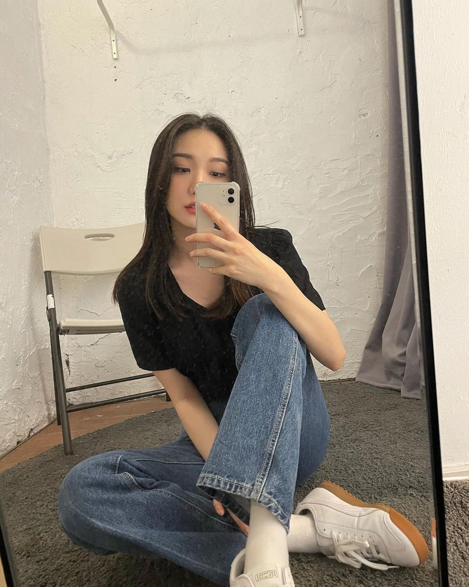 mtinkyung's tweet photo. ㅤ Wee Woo Wee Woo 📣 The friendship bell is already ringing! This is a call from Minky to everyone who stumbled upon this tweet to befriend her. She has no special crit but someone who won't mind her being a bit lame and no jam. make yourself at home under this tweet, please. 🦋 https://t.co/e7WrEGKNK7